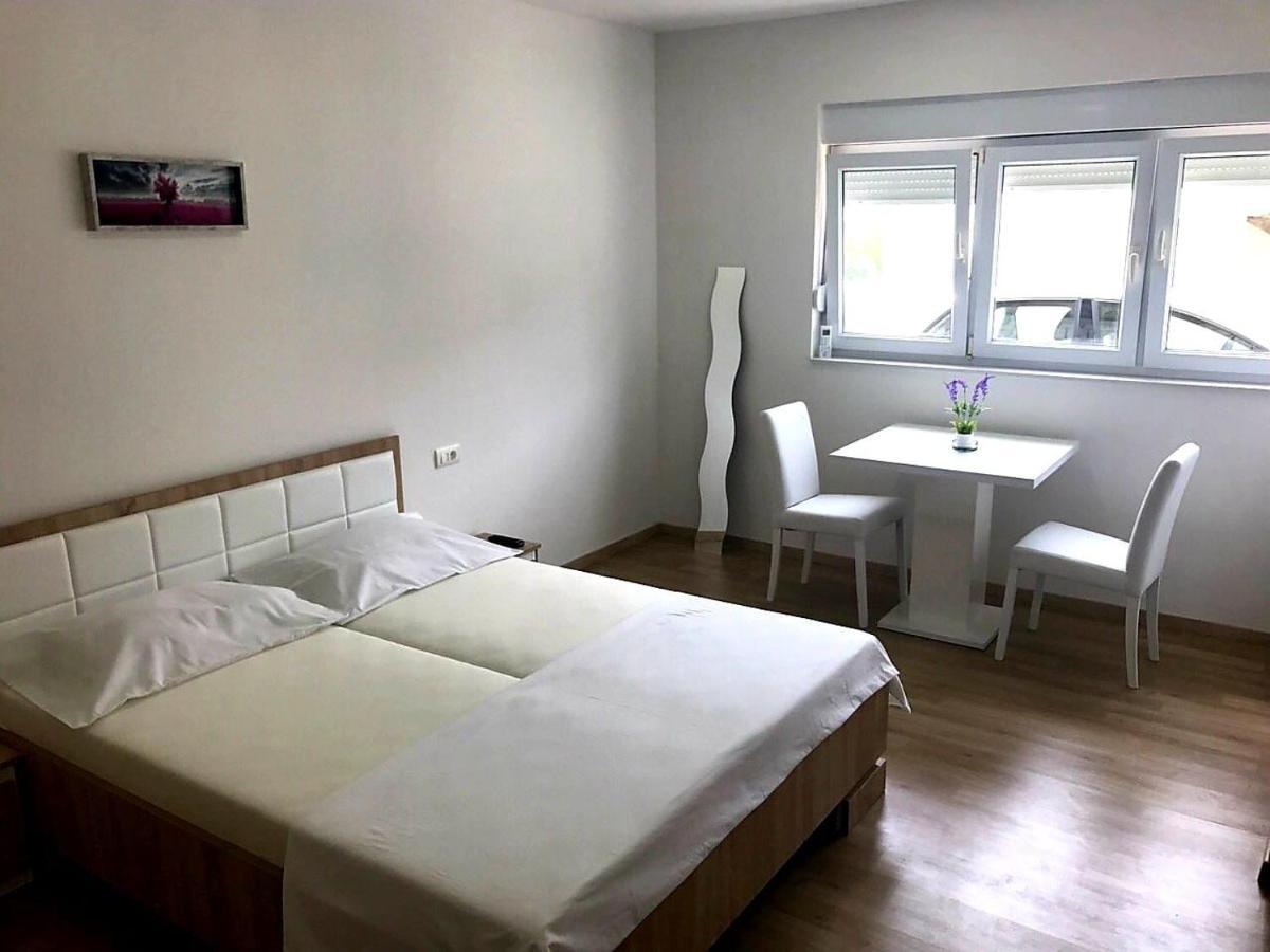 Apartmani Maki オミシュ エクステリア 写真