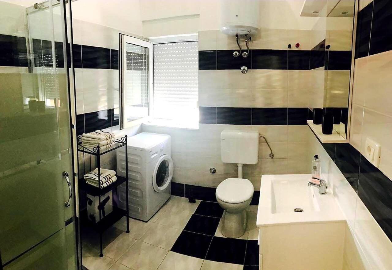 Apartmani Maki オミシュ エクステリア 写真